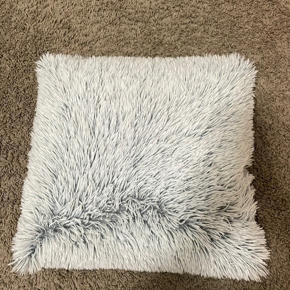Soft, fluffy pillow. Color is teal/light blue. - Picture 1 of 1